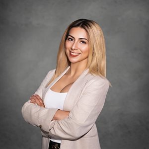 Angela Flores